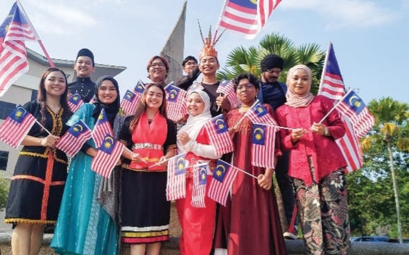 Merdeka diseleweng,  politikus cuba pecah belah, rakyat tetap bersatu