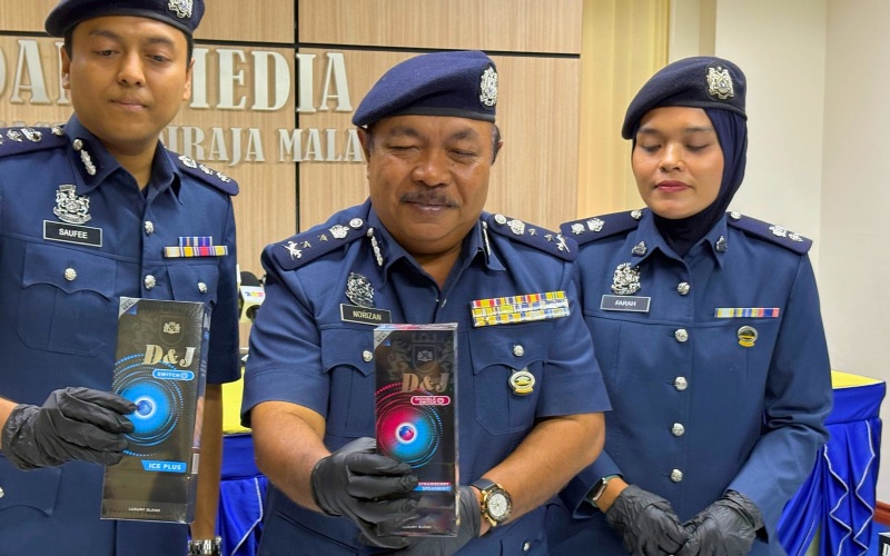 Kastam Sarawak rampas rokok seludup bernilai RM11.88 juta, seorang lelaki tempatan ditahan