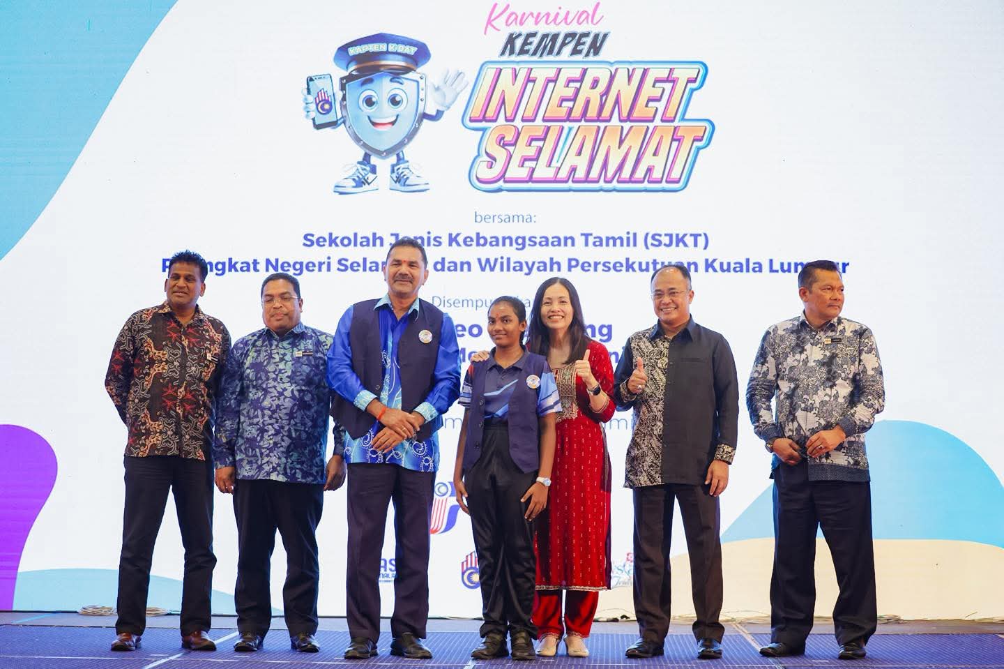 Kempen Internet Selamat: Tiada sekolah terpinggir dalam usaha lindungi generasi muda