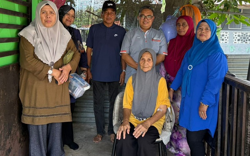 Pesakit kronik terima kunjungan Biro Kesihatan UMNO Bahagian Pekan