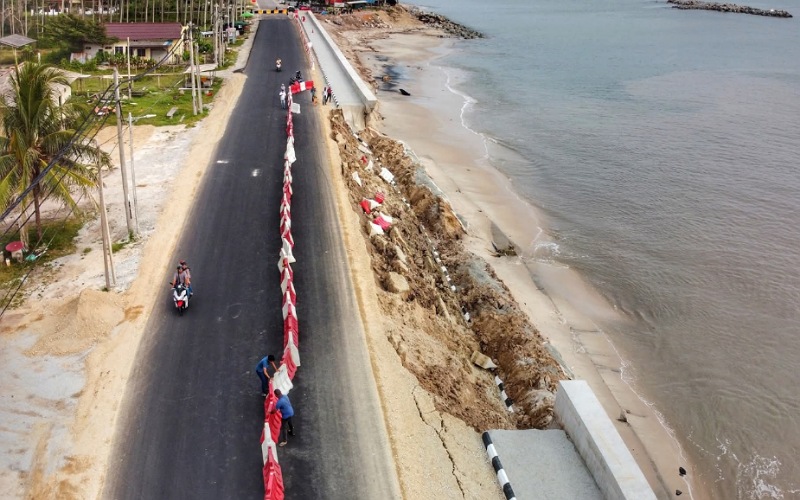 Jalan Pantai Batu Rakit runtuh: Simbol kegagalan kerajaan Pas urus projek rakyat