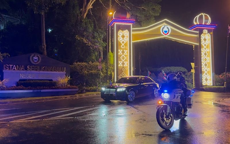 Hajiji adakan pertemuan tertutup dengan TYT Sabah di Istana Seri Kinabalu