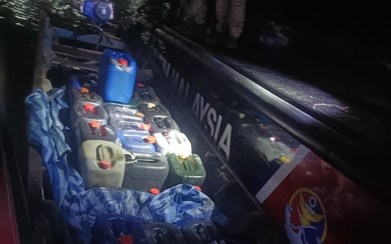 Penyeludup guna sampan kecil elak dikesan