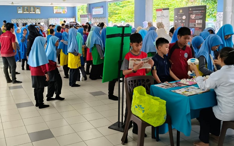 Panel penasihat klinik kesihatan penghubung utama masyarakat dan perkhidmatan awam