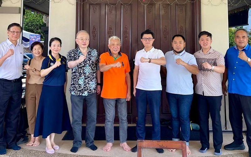 Pertemuan Bung, Wee Ka Siong isyarat keutuhan BN menjelang PRU17 Sabah