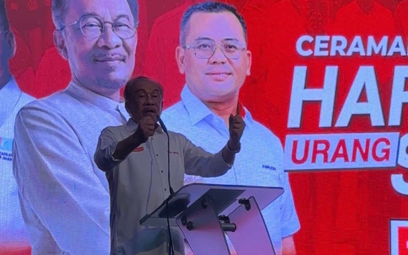 ‘Awak tahu kita tak rayu,’ PMX sindir bekas menteri