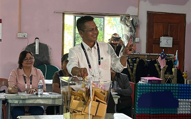 Peto Galim selesai buang undi di SK Kokol, proses pengundian lancar