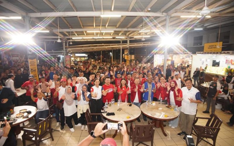 Pertama kali BN, PH sepentas di Sabah kempen sokong calon PH Tanjung Aru