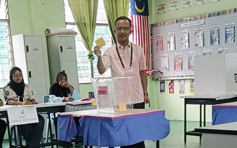 Ruji enam sekeluarga selesai buang undi