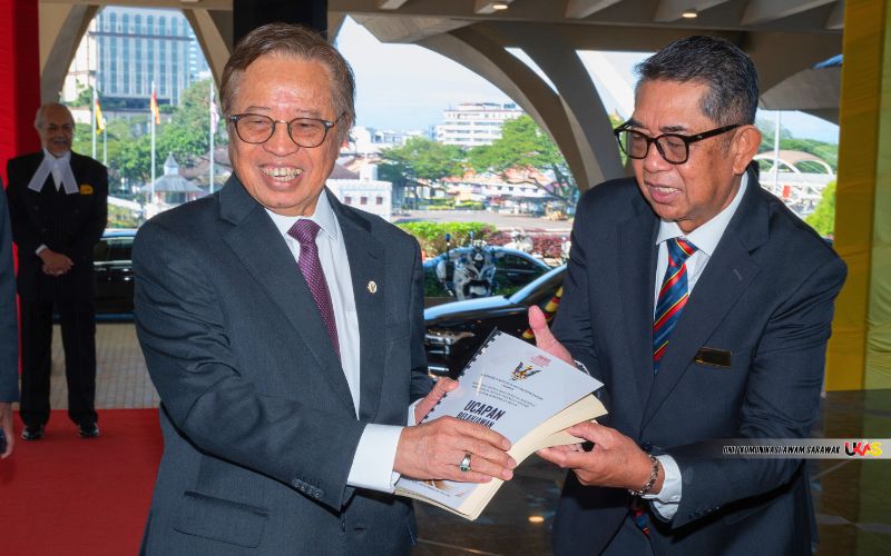 Sarawak umum kenaikan gaji penjawat awam sebanyak 7 peratus tahun hadapan