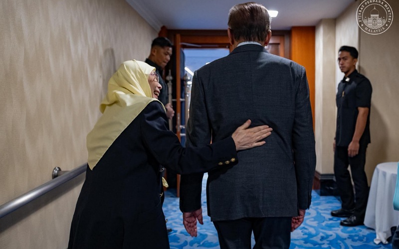 Hantaran PMX sanjung isteri cuit hati netizen