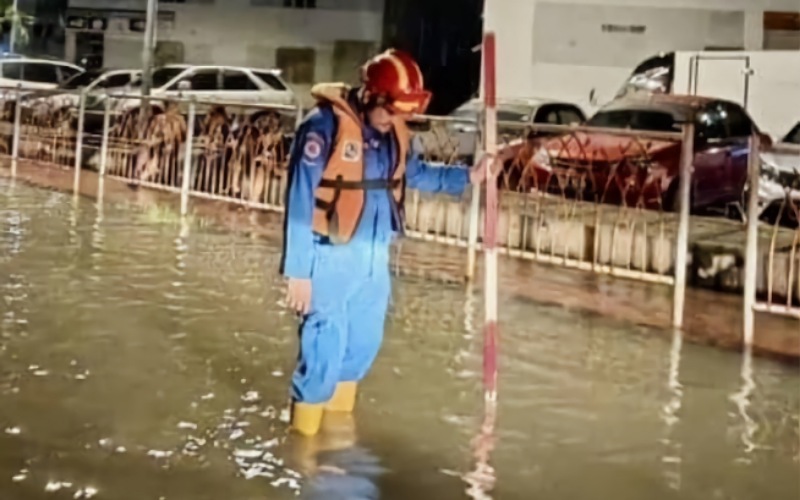 Pekan Kuala Kedah dilanda air pasang besar