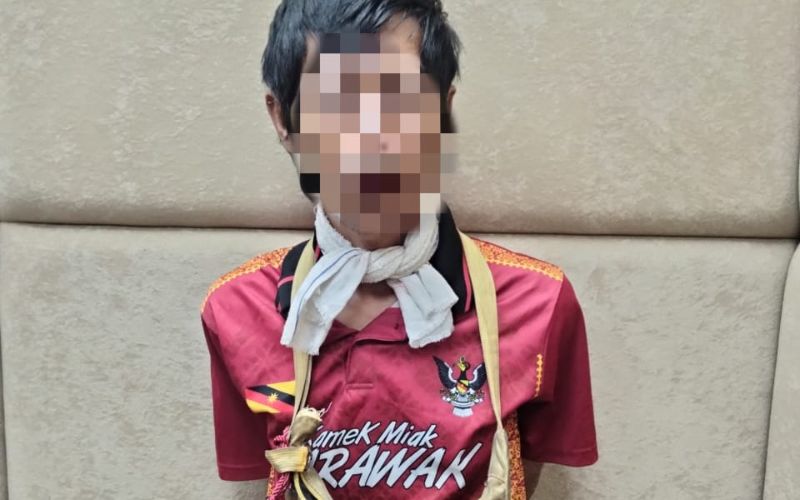 Lelaki serang pegawai polis ditahan di Kuching