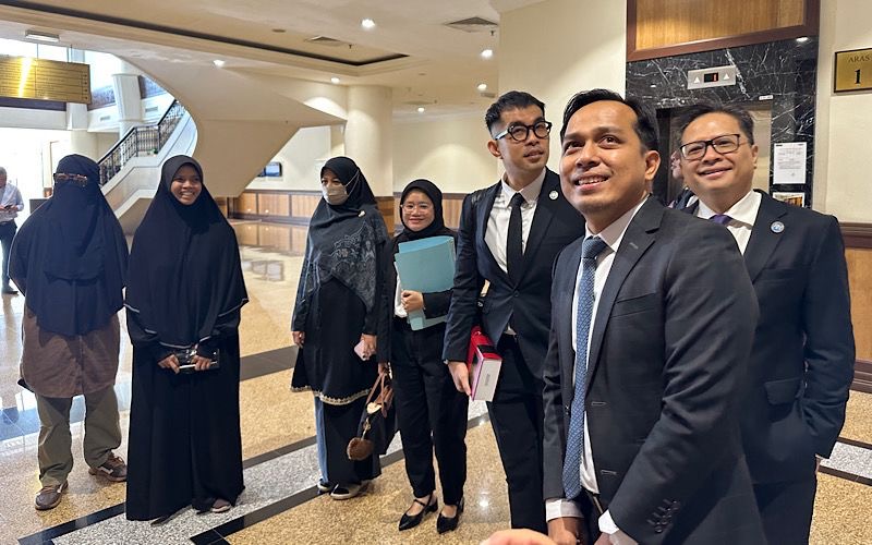 Inkues: Pengetua nafi ucap ‘tak payahlah buat laporan’ sambil belai tangan ibu Zara