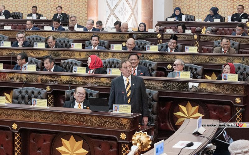 Penjawat awam Sarawak terima bonus dua bulan gaji – Abang Johari