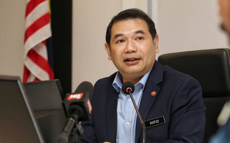 Isu Azam Baki: Kritikan Rafizi setaraf pembangkang – Pemerhati politik
