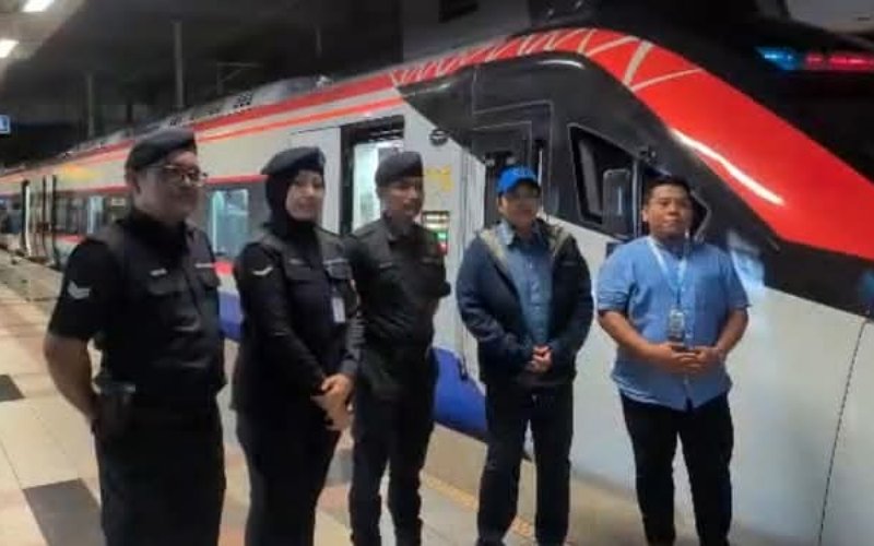 Azalina galakkan orang ramai pilih ETS untuk perjalanan jauh rentas negeri