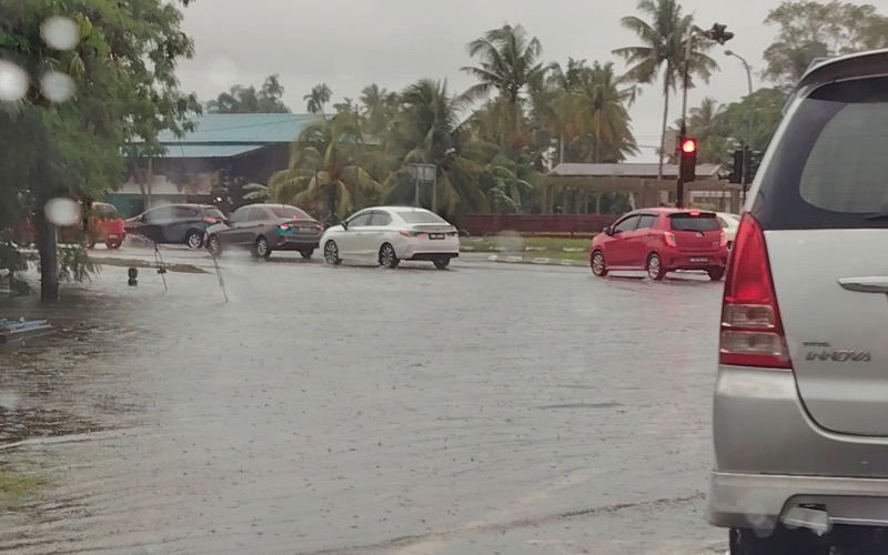 Hujan lebat punca banjir kilat di Subis dan Miri, agensi berkaitan terus bersiap siaga