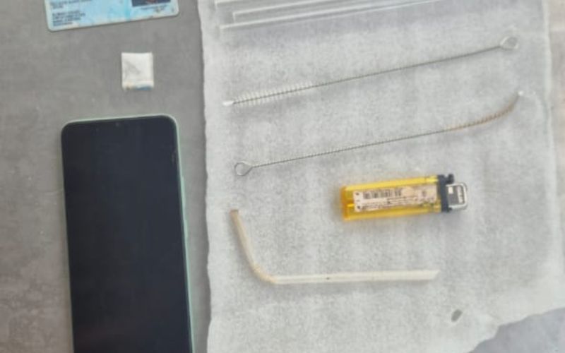 Seorang lelaki disyaki pengedar dadah ditahan polis