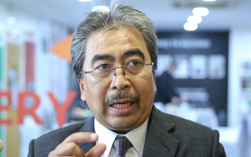 Jangan politikkan UEC, rakyat bebas pilih sistem pendidikan – Johari