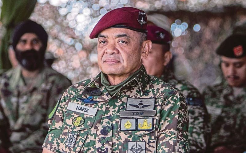 Bekas Panglima Tentera Darat mohon bersara awal – Khaled Nordin