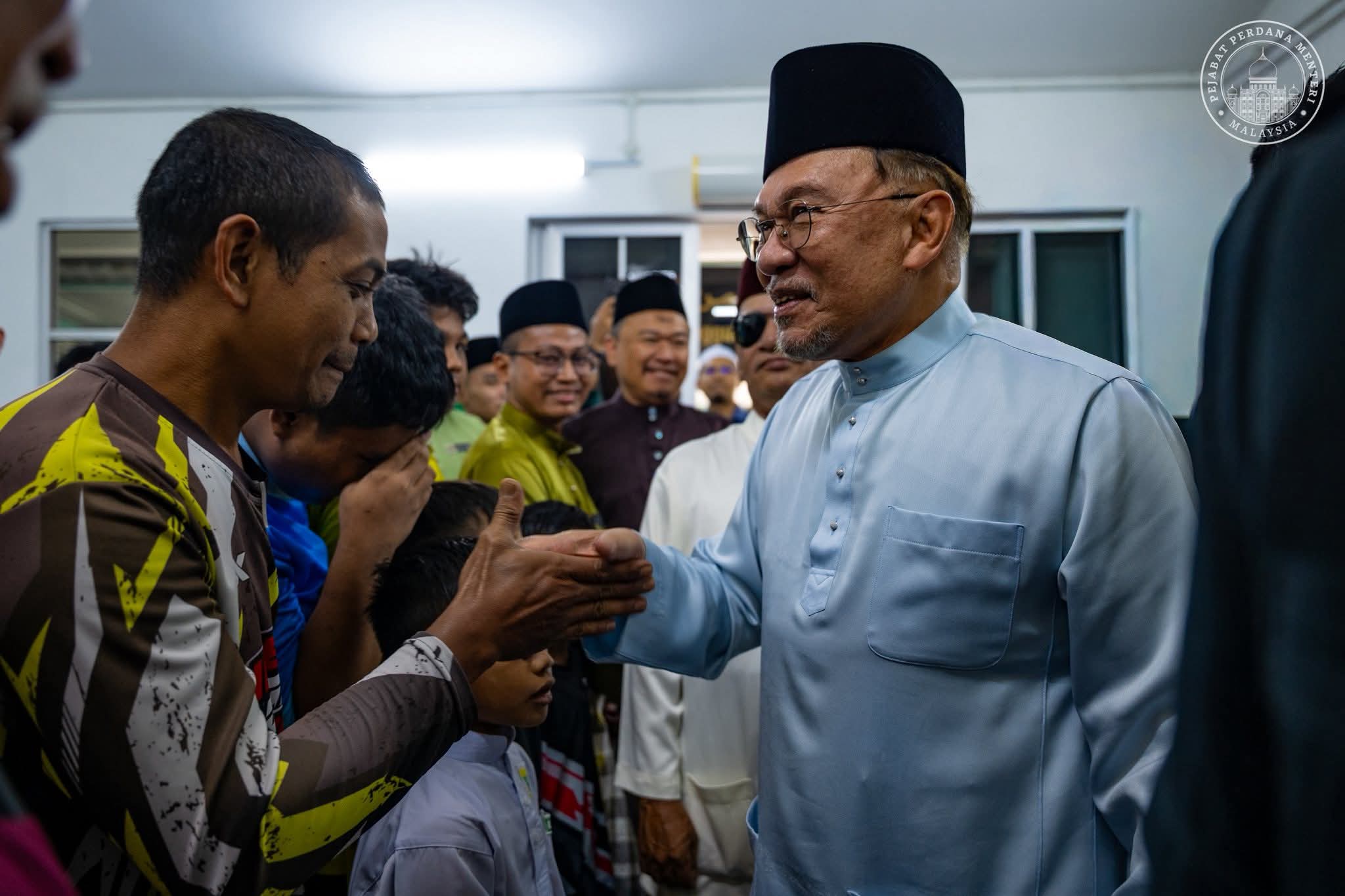 Anwar akan cadang projek ternakan babi di Selangor batal