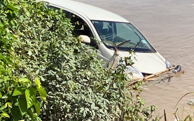 Kereta terjatuh ke sungai, tiada mangsa dilaporkan