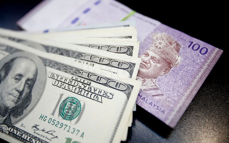 Ringgit hampiri paras tertinggi lima tahun berbanding Dolar AS