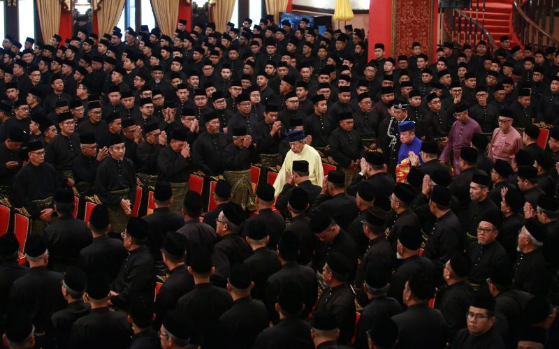 Sultan Selangor larang nazir, AJK masjid pegang jawatan politik