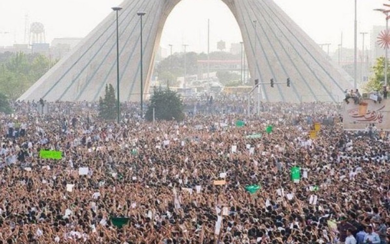 Demonstrasi antikerajaan merebak di Iran