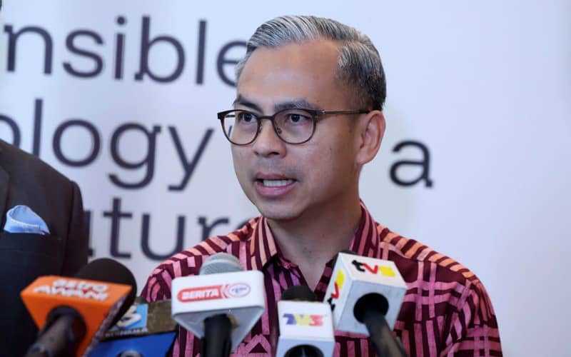 Potongan gaji menteri bergantung keputusan PM – Fahmi