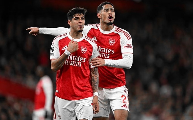 Hincapie hampir pasti jadi milik Arsenal