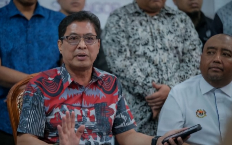 ‘Saya tak perlu bercuti’ – Azam Baki