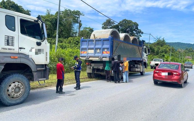 Ops Gempur: JPJ Limbang kesan pelanggaran syarat permit kenderaan perdagangan