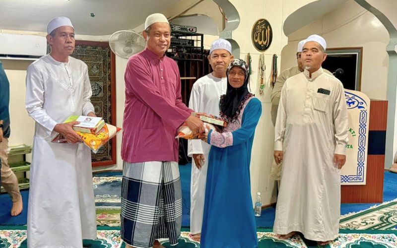 Santuni 10 asnaf, ADUN Bukit Kota terus komited bantu golongan memerlukan
