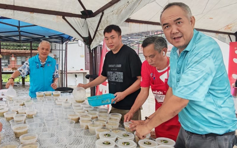 Semangat ‘Satu Hati’ warnai program agihan bubur lambuk di Tawau