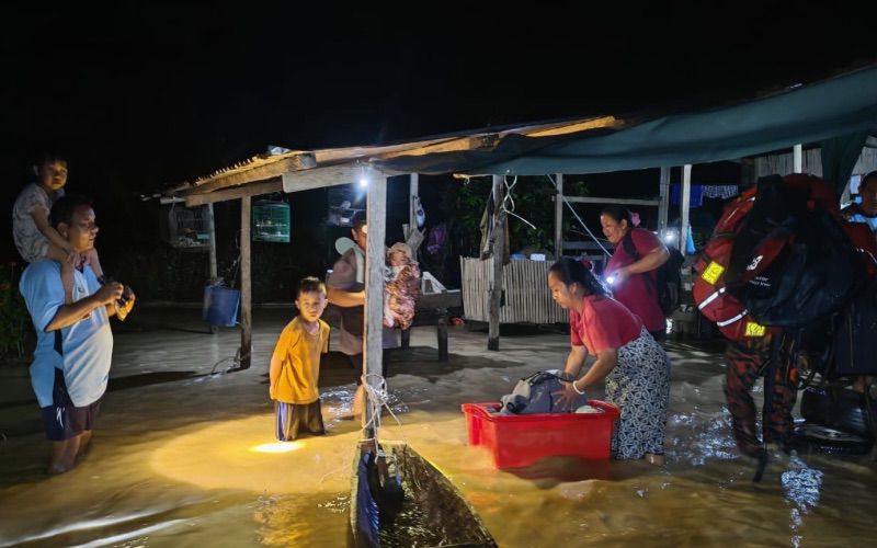 18 mangsa banjir diselamatkan, lima daerah diisytihar bencana