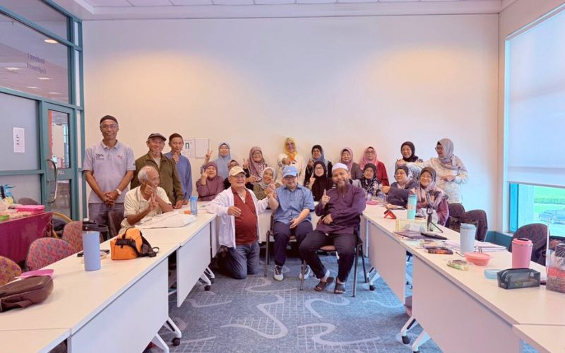 Aiman gamit perhatian, inspirasi warga emas teroka teknologi AI