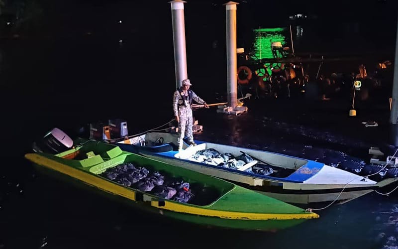 ‎Maritim Sandakan gagalkan cubaan seludup 1,870 peket minyak masak