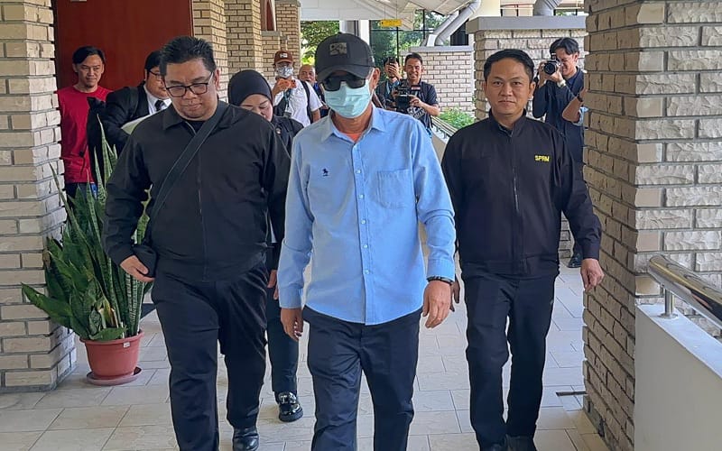 CDO berdepan 2 pertuduhan guna kedudukan cadang keluarga terima rumah SMJ