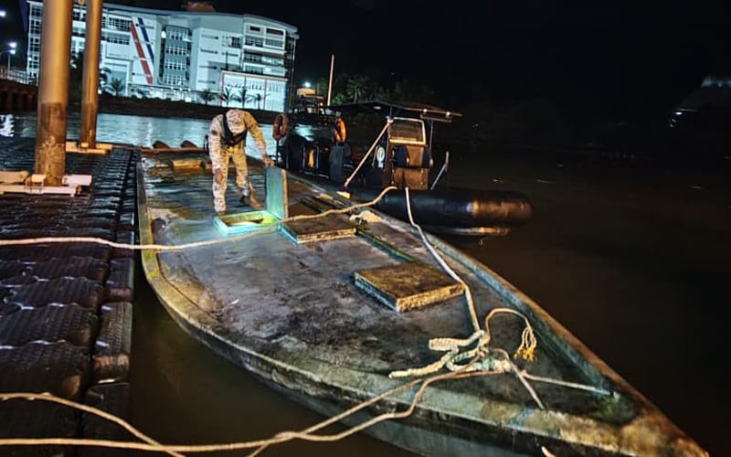 7 tan minyak sawit mentah dirampas di perairan Sandakan