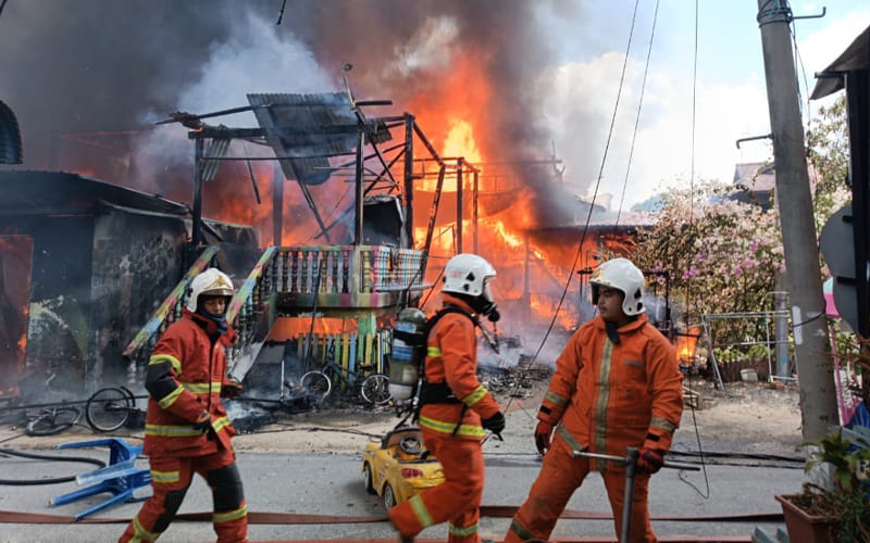 Empat rumah musnah hampir 100 peratus dalam kebakaran Kuala Perlis