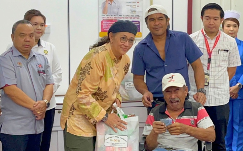Hanifah santuni pesakit, edar sumbangan Kasih Ramadan di KK Medong