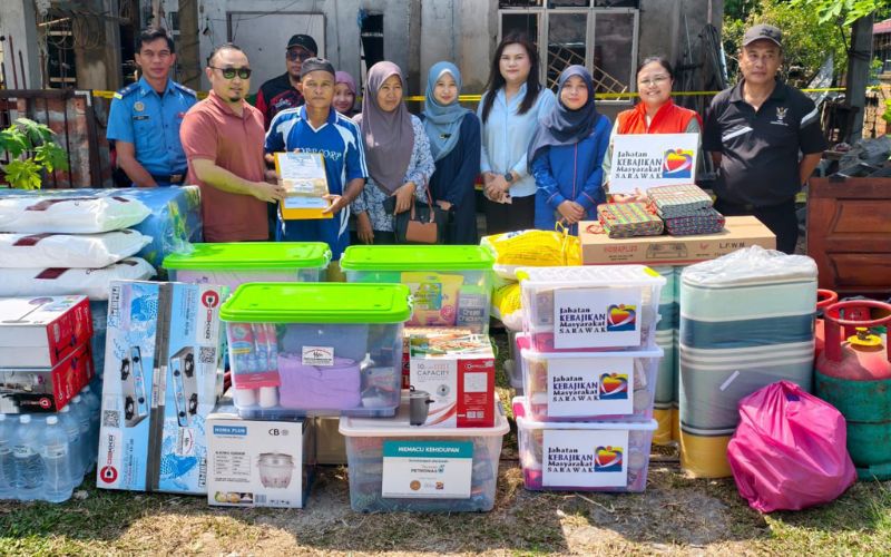 Ahli Parlimen Mukah hulur bantuan kepada mangsa kebakaran di Dalat