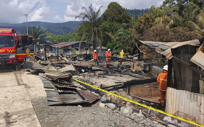 3 rumah, 2 motosikal musnah dalam kebakaran di Kg Imbak