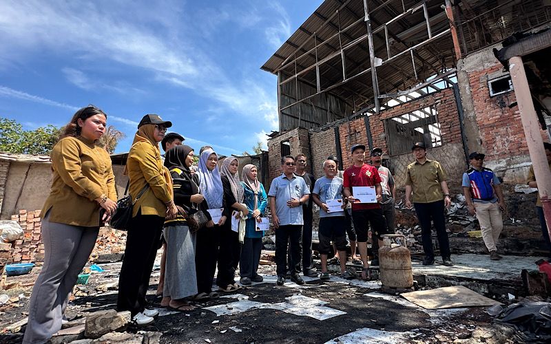 ‎10 KIR terima bantuan khas PM, ringankan beban mangsa kebakaran ‎
