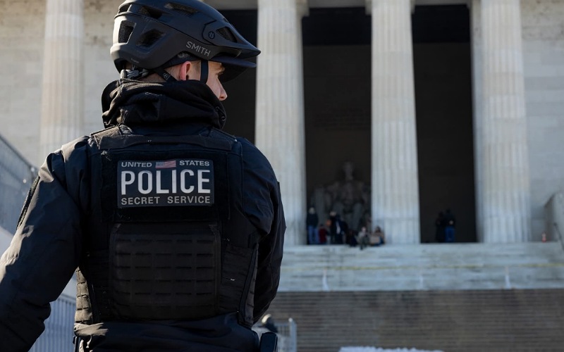 Tembakan dilepaskan dalam majlis dihadiri Trump, isteri