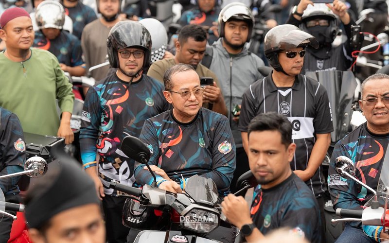 Helikopter untuk bekerja, konvoi untuk berpolitik: Siapa sebenarnya tidak sensitif?