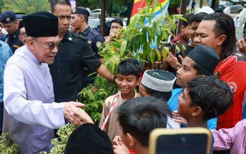 Fokus dahulu masalah ekonomi, ketepikan konflik politik dan masalah peribadi – Anwar