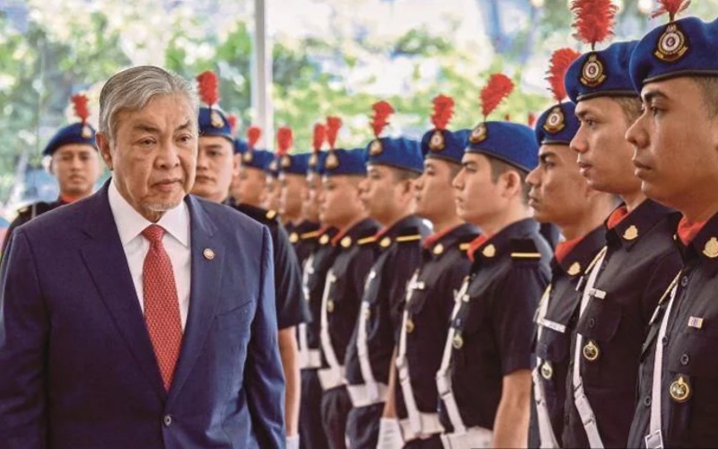 Zahid jumpa Anwar selesaikan krisis politik Negeri Sembilan